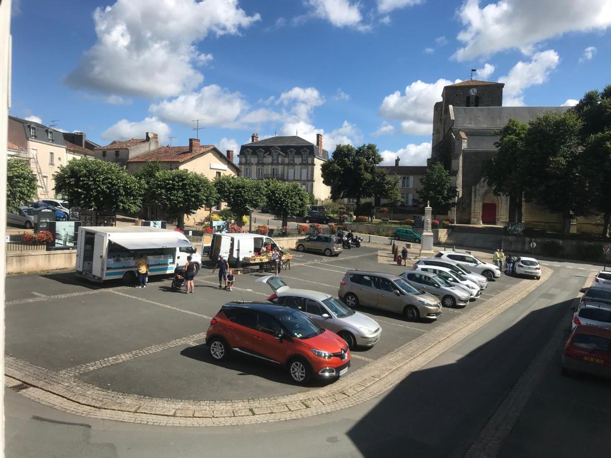 Mouilleron-en-ParedsPlace Au Reposアパートメント エクステリア 写真